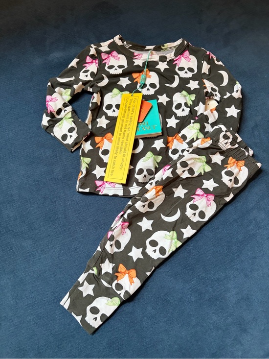 Posh Peanut Other - Posh Peanut Black Pajama Set with Pink, Orange & Green Bows